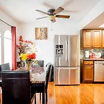 2 Bedroom Unlv, Thomas Mack